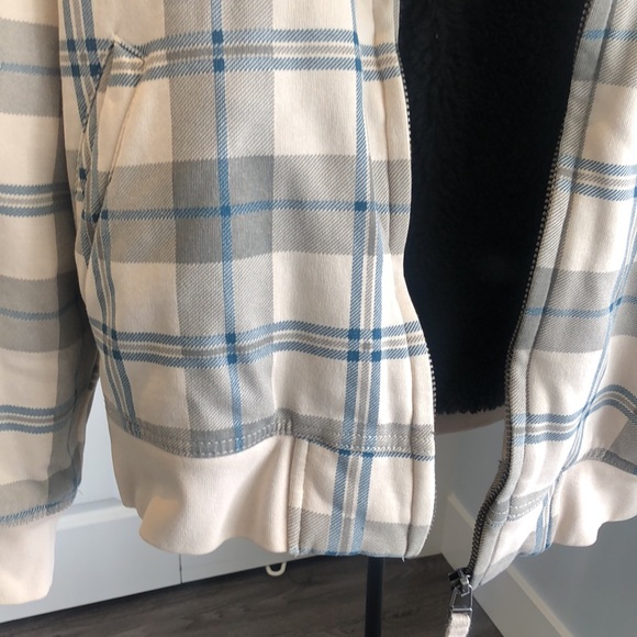 Winter flannel jacket in warm cream color with blue stripes - Picture 3 of 5